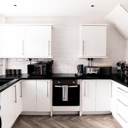 Inviting 3-Bed House In Manchester Exterior foto